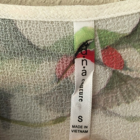 DNA Couture Sheer white blouse w/ Beautiful Bird S - Picture 2 of 10